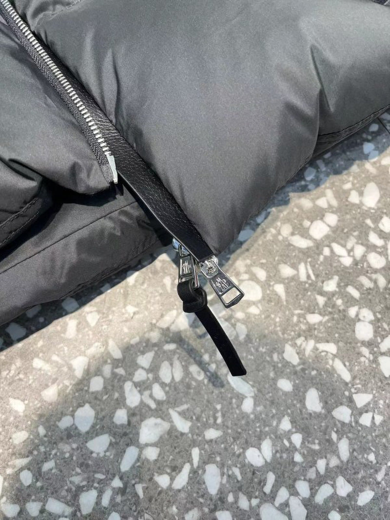 Moncler Besber Short Down Jacket