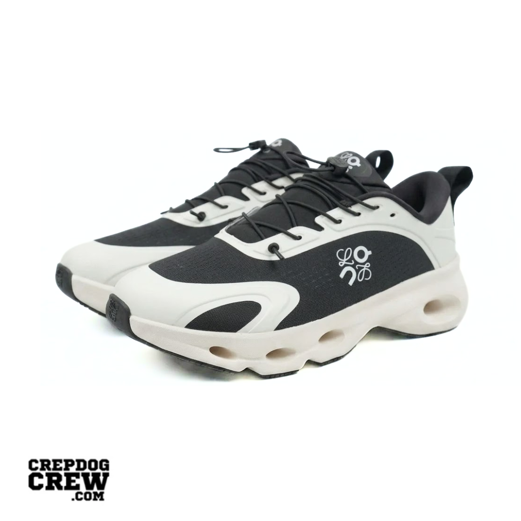 ON Running Cloudsolo Loewe Black Eggshell