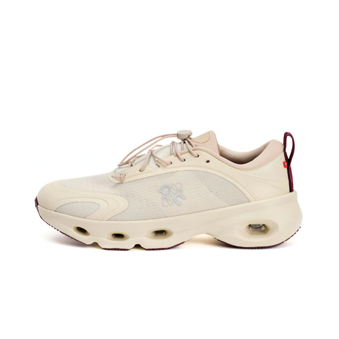 ON Running Cloudsolo Loewe BEIGE